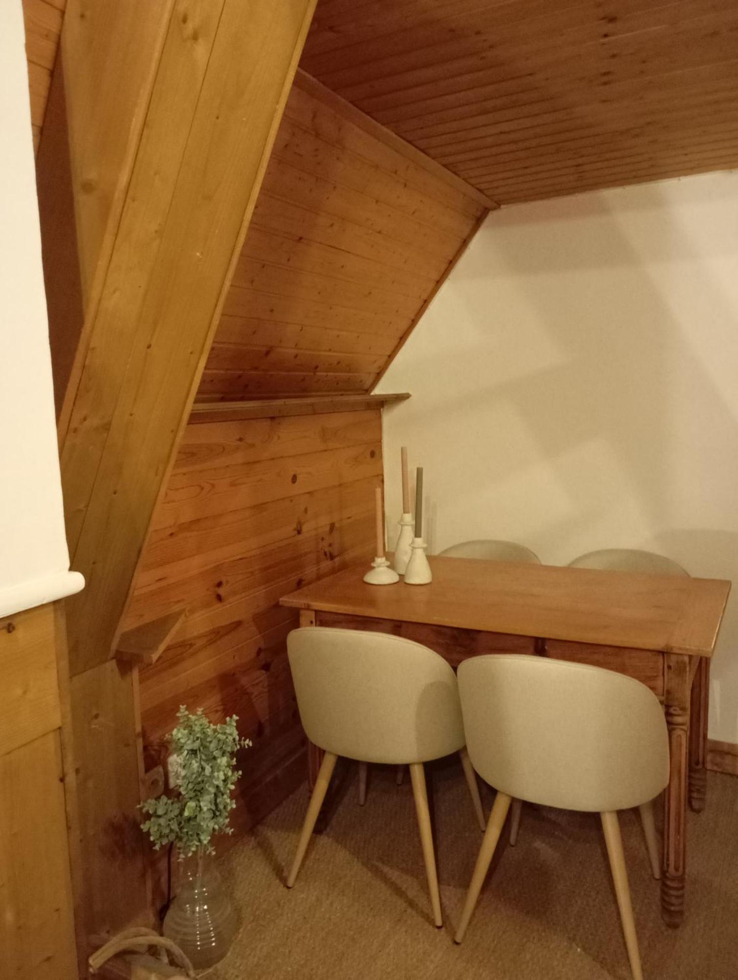 Escapade Romantique Sous Les Toits De Kereon - Centre Historique, Rue Pietonne Appartement *