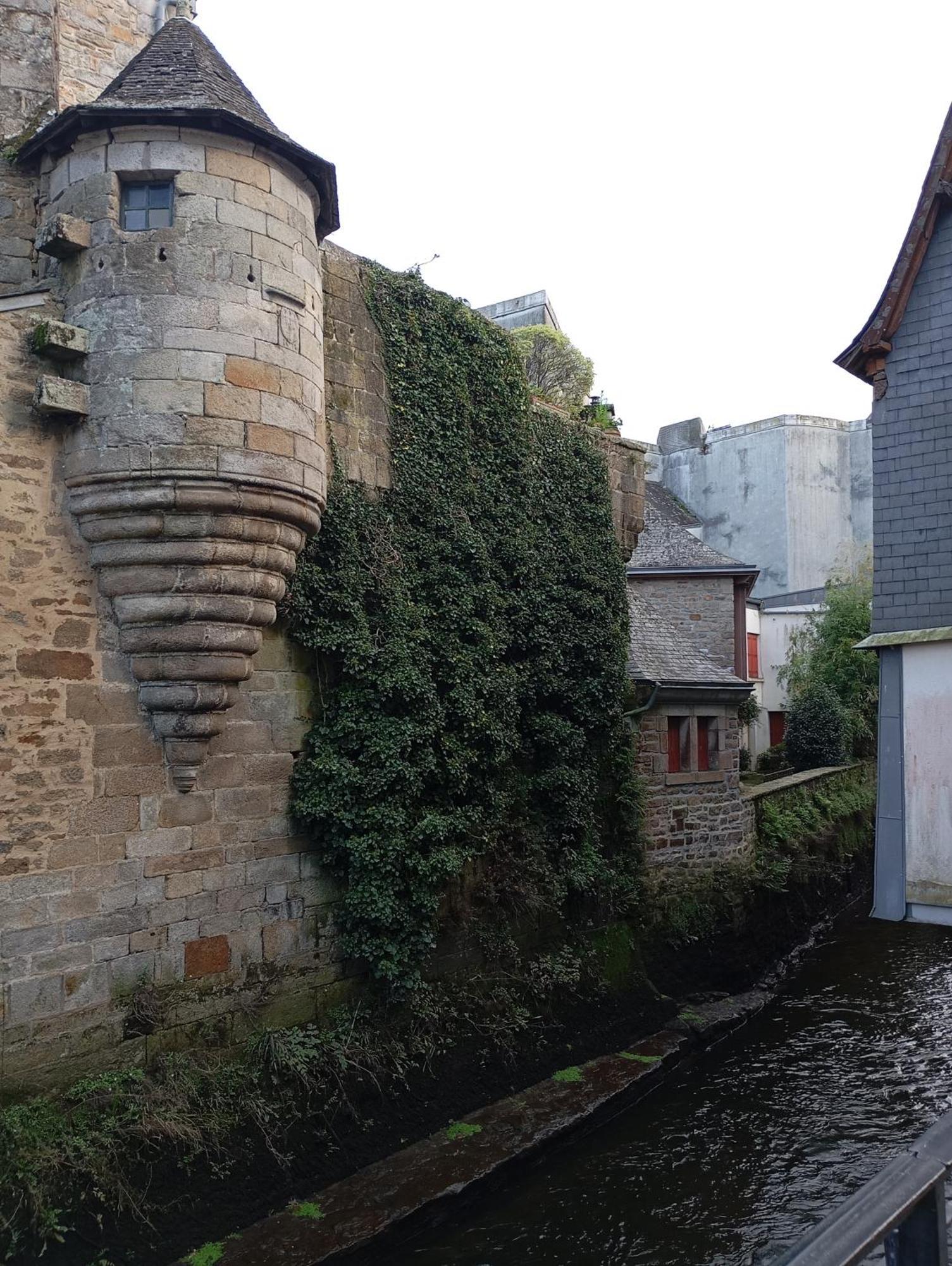 Escapade Romantique Sous Les Toits De Kereon - Centre Historique, Rue Pietonne Appartement *
