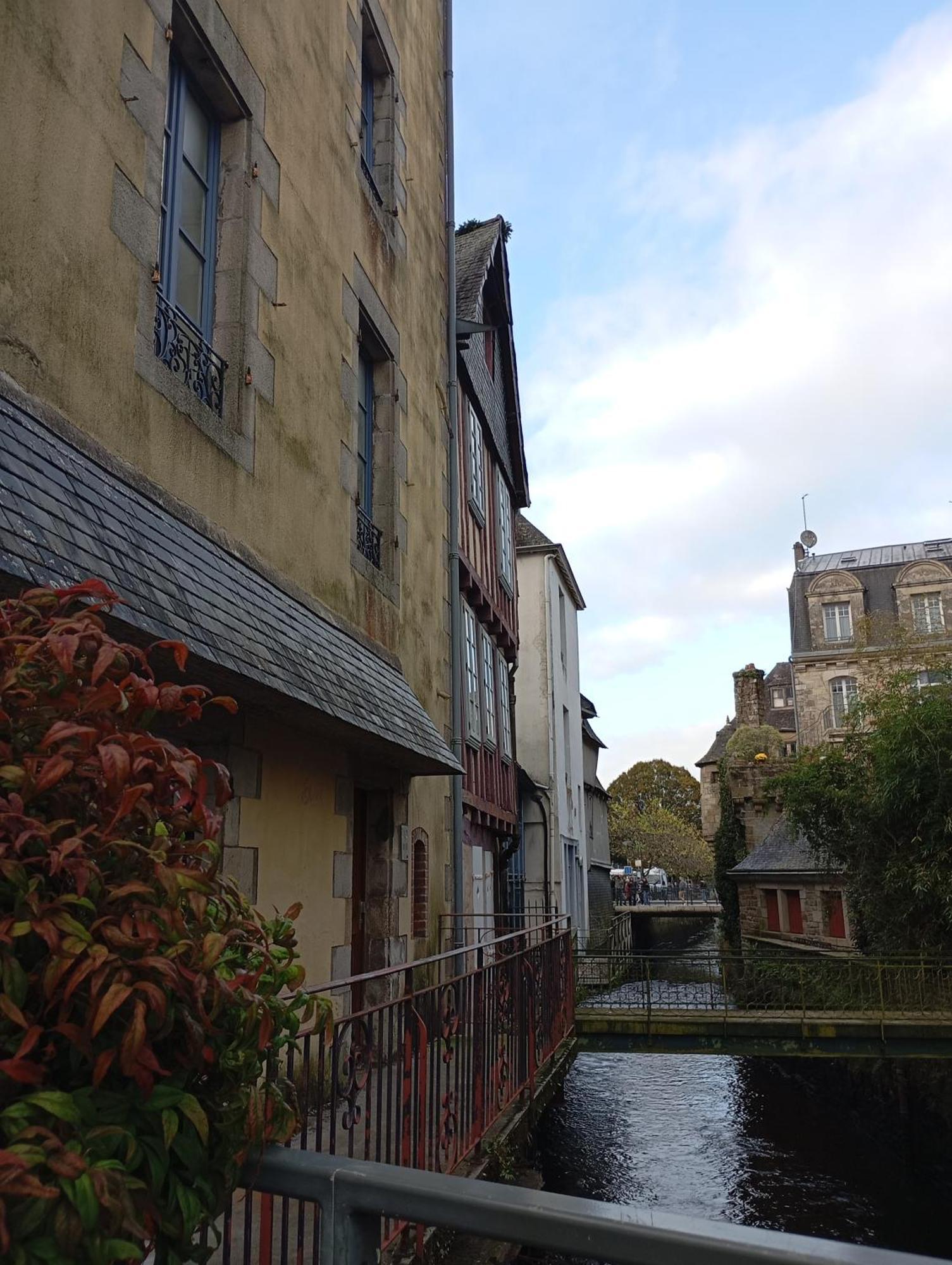 Escapade Romantique Sous Les Toits De Kereon - Centre Historique, Rue Pietonne Apartment