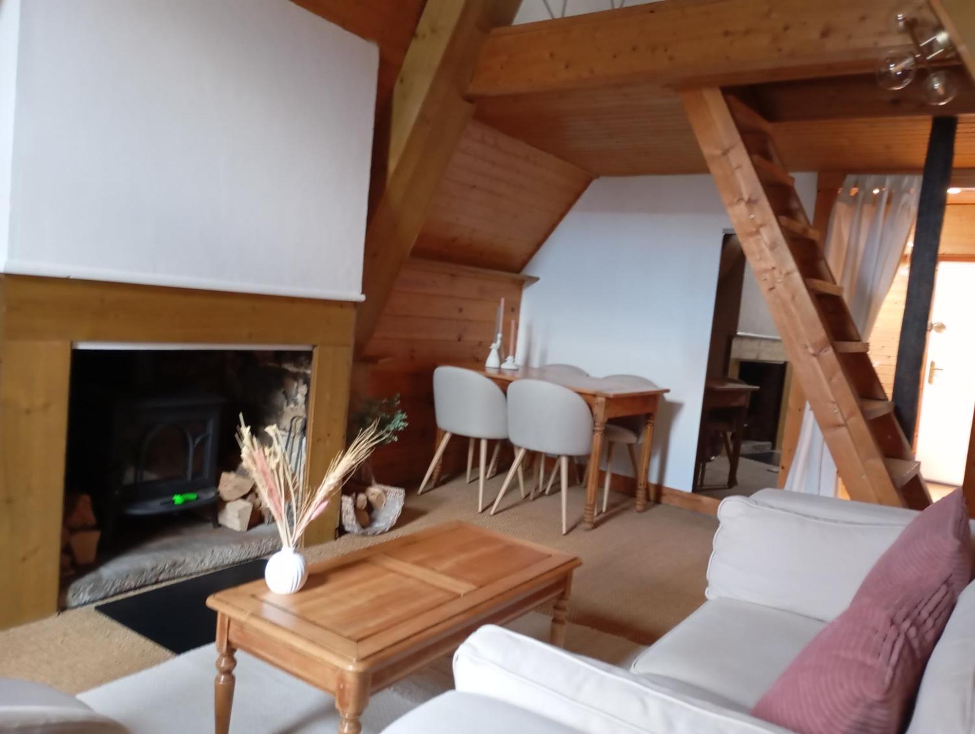 Apartment Escapade Romantique Sous Les Toits De Kereon - Centre Historique, Rue Pietonne *